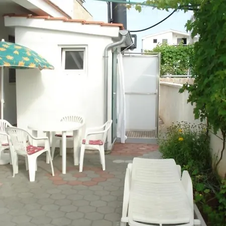 With A Parking Space Drage, Biograd - 17392 * Pakostane