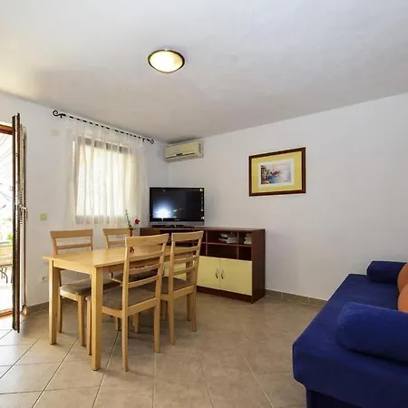 With A Parking Space Drage, Biograd - 17392 Apartman *