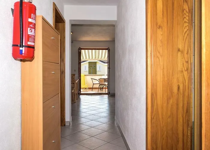 With Parking Space Drage, Biograd - 17392 Lägenhet *